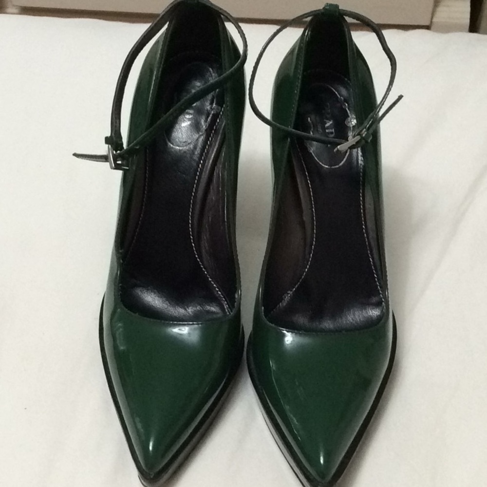 Prada Pumps